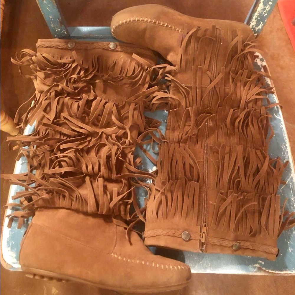 Fringe boots